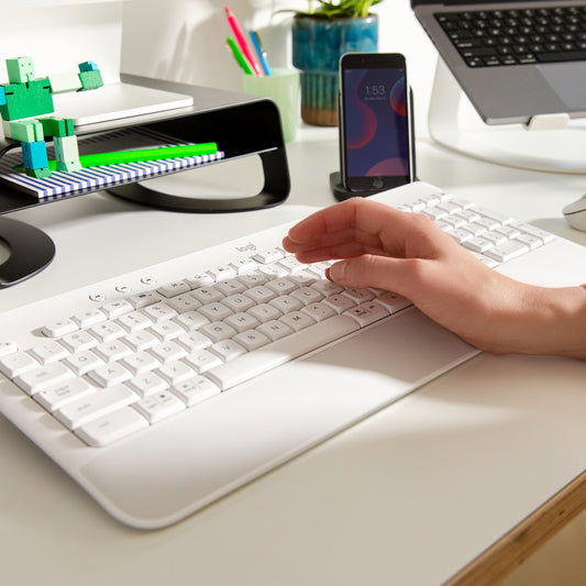 Клавиатура Logitech Signature K650 USB/Bluetooth RU Off-White (920-010977)